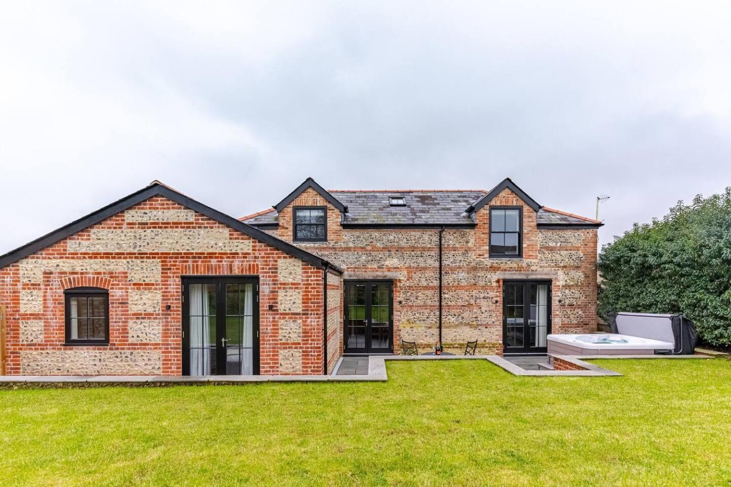 The Old Coach House - Hot Tub - Dorset Villa Pimperne Exterior foto