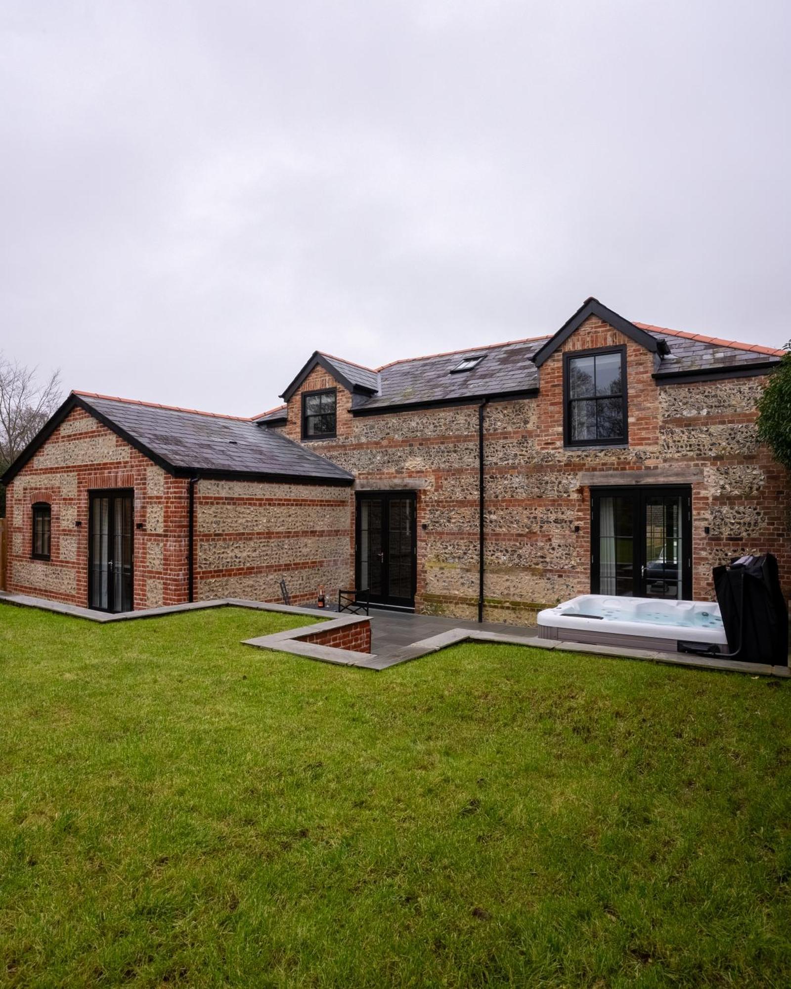 The Old Coach House - Hot Tub - Dorset Villa Pimperne Exterior foto